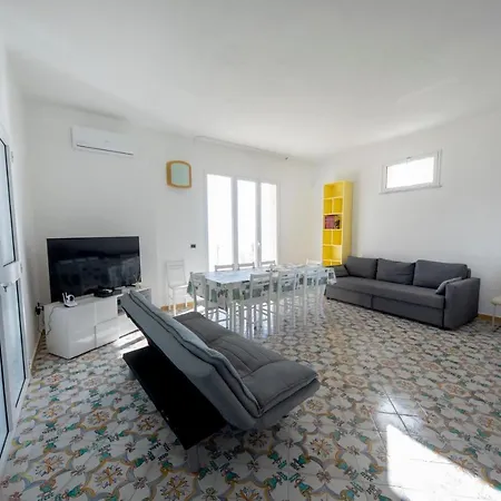 23 Pax In Francesca By In Palermo Casteldaccia